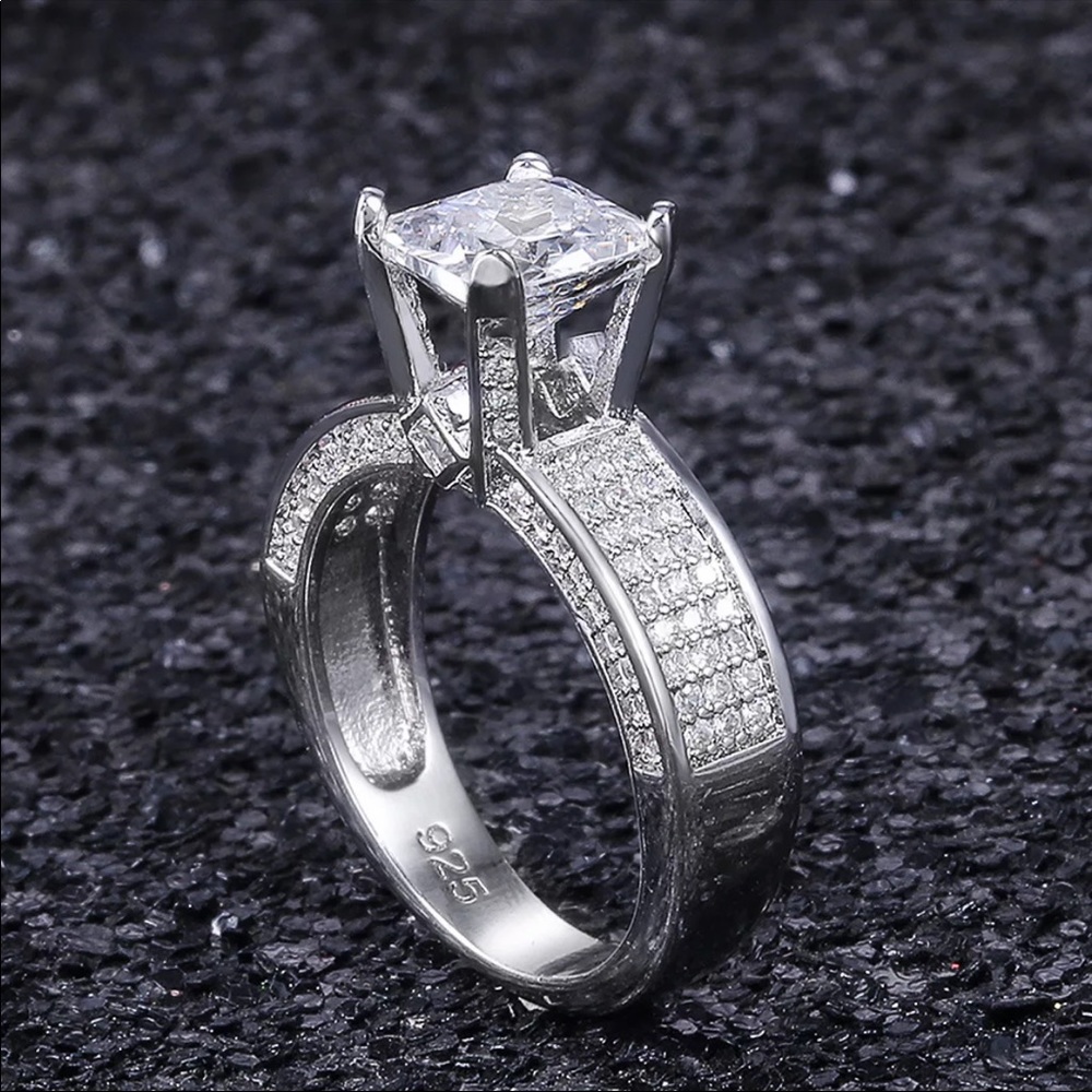 New Luxury Square Cut Popular Women’s Diamond Ring - Picture 4 of 6